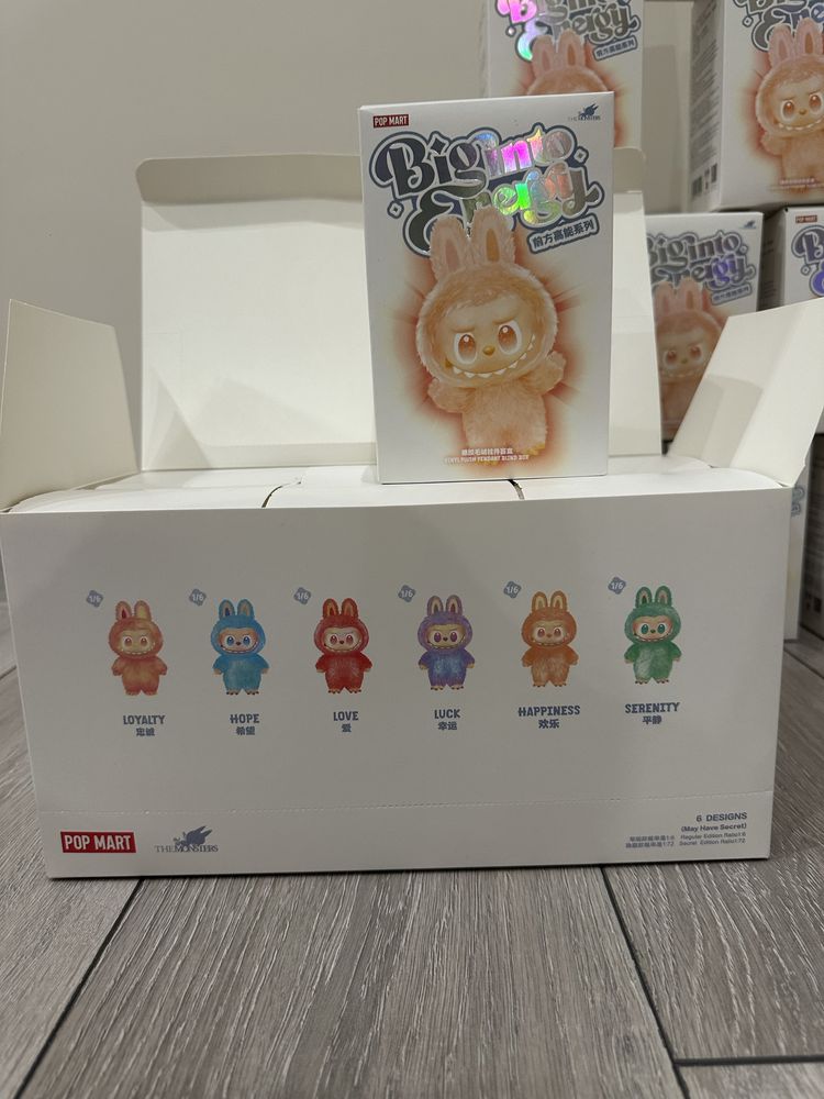Labubu оригинални играчки