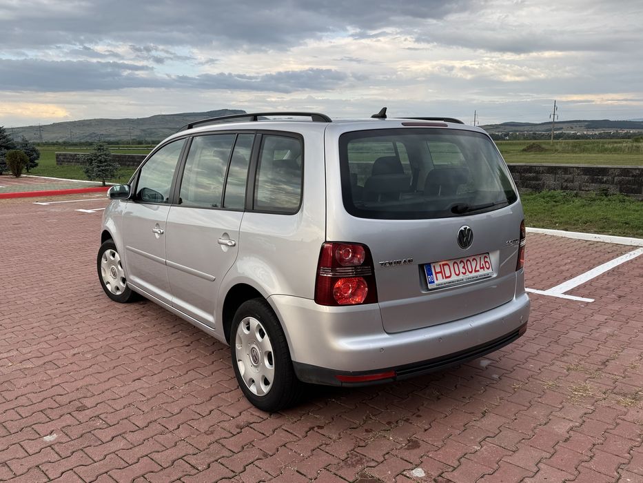 Vând Vw Touran Motor 2.0 Diesel 140 CP BMM 7 Locuri Import Germania