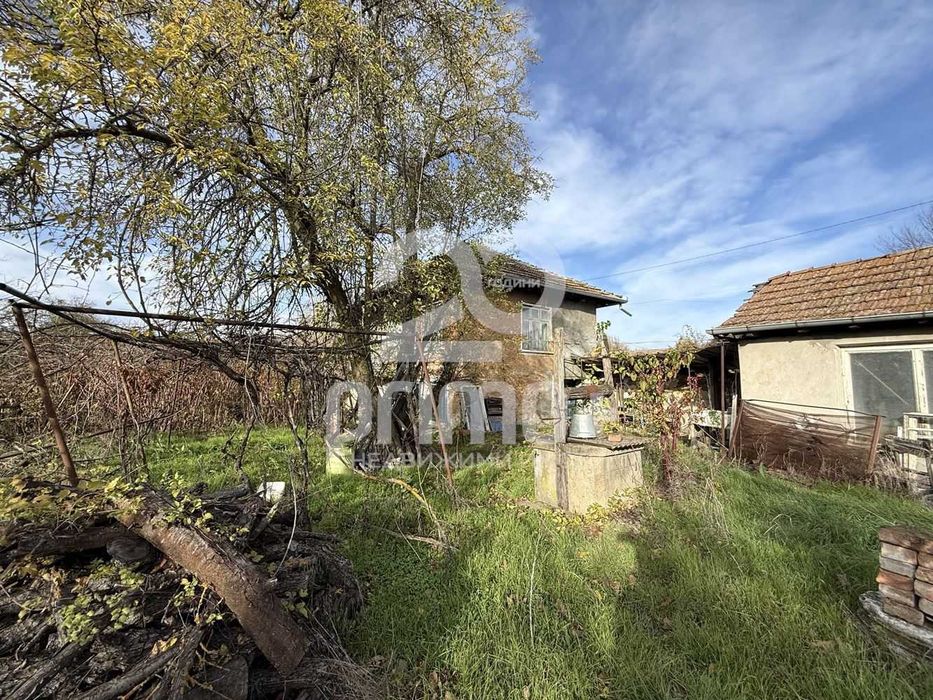 Къща с голям парцел в с. Русаля
