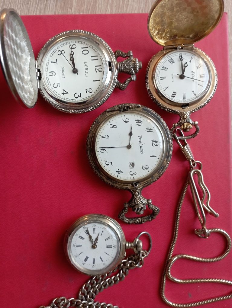 Ceasuri mecanice , rusești și elvețian
