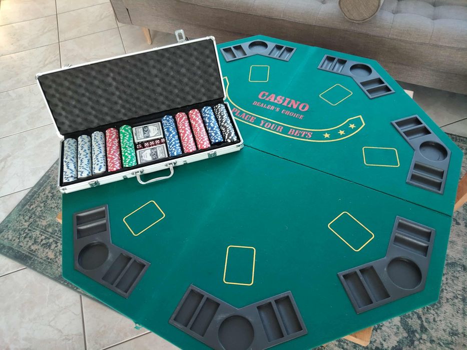 Чипове За покер с маса