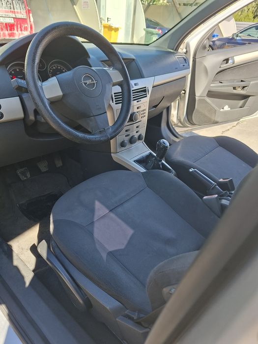 Opel Astra h 1,6 benzina