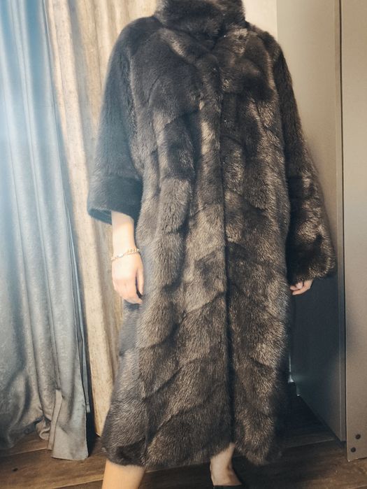 Продам норковую шубу