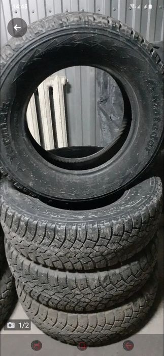 Продам шины зимние с шипами 225/70 R16