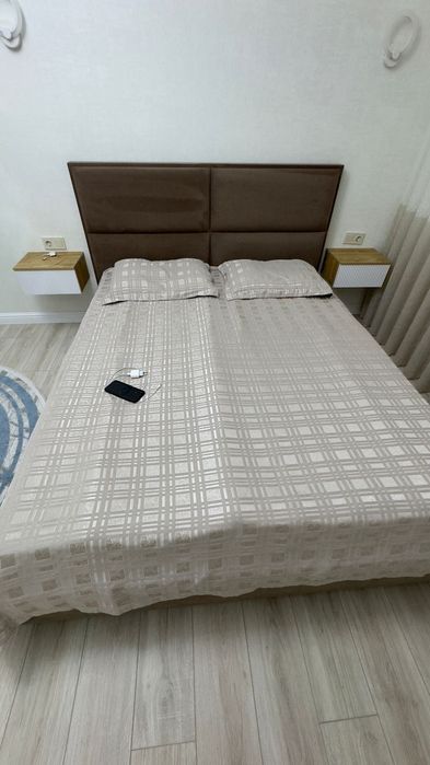 Двухспальная кровать