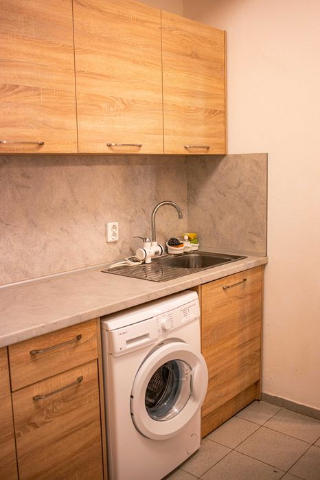 Дава се под наем Едностаен апартамент в Бургас, Център - 35 кв.м за 125 € - Снимка #3