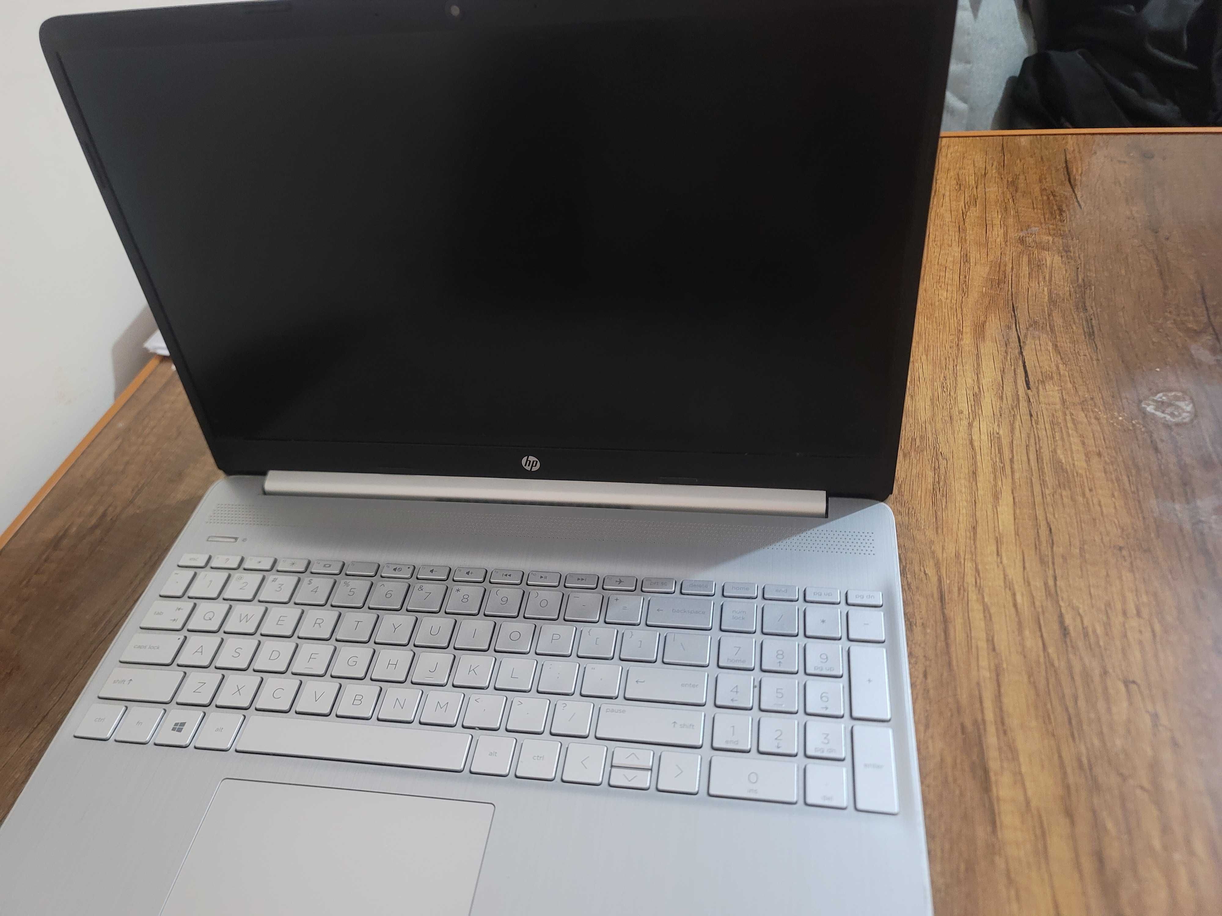 HP Laptop corei5 / Klaviatura, mishka, garnaturasi bilan