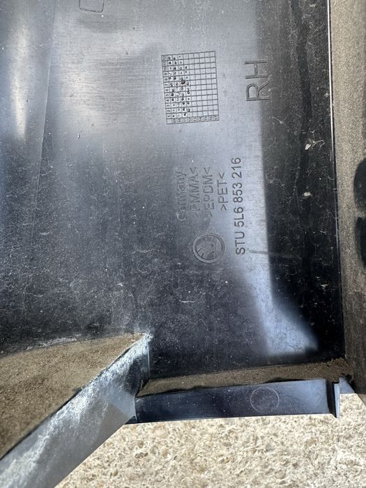 5L6 853 216 заден десен панел за Шкода Йети