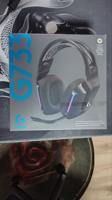 Слушалки Logitech G733.