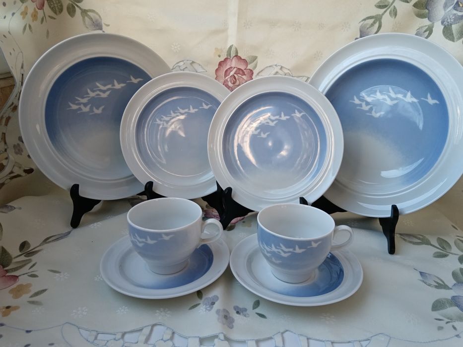 Рядка находка датски порцеланов сет за кафе и хранене с декор лебеди