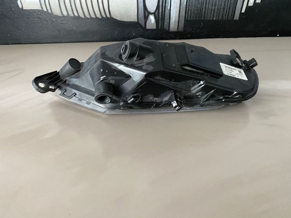 Proiector DRL lumina zi dreapta fata Volvo XC60 2016-2024 31395866