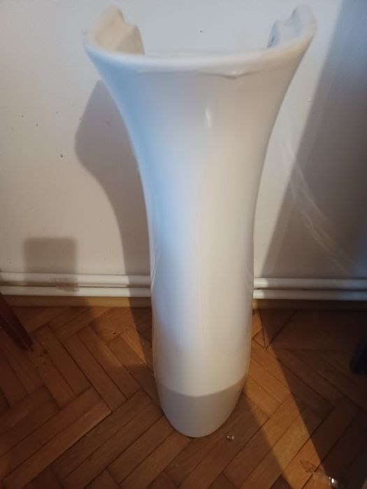 Chiuveta cu picior,  pentru baie