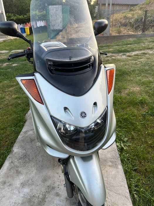 Vând scuter yamaha majesty 250 din 2004