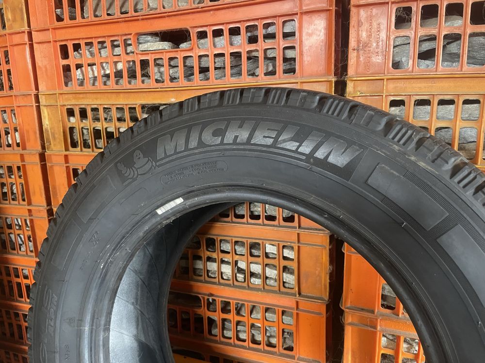 215/65/16C MICHELIN 2-бр