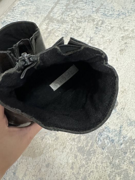 Продам обувь осеннюю в отличном состоянии