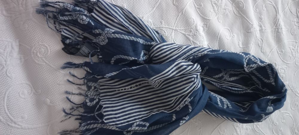 Esarfa superba mare Tommy Hilfiger