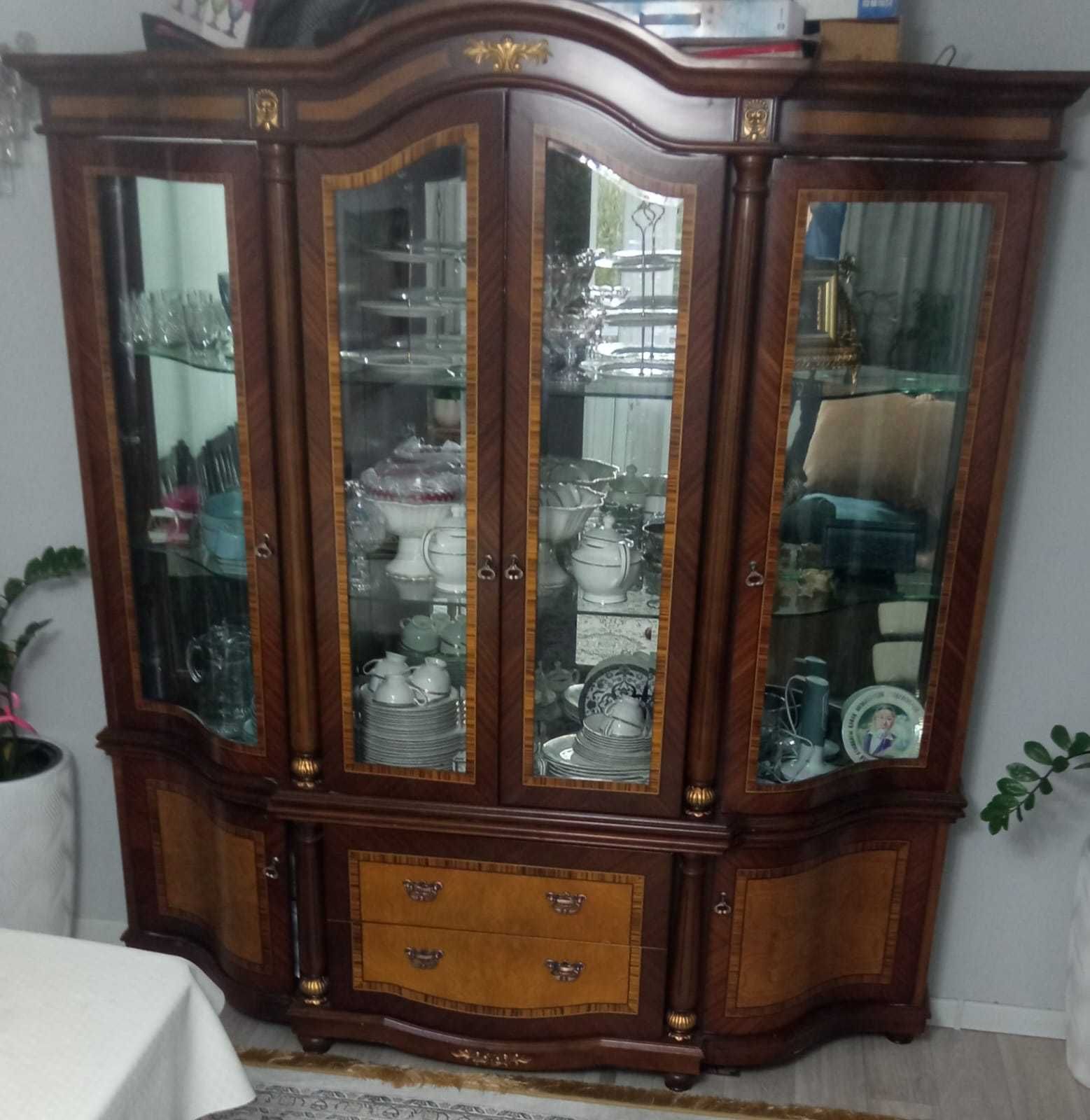Горка из красного дерева