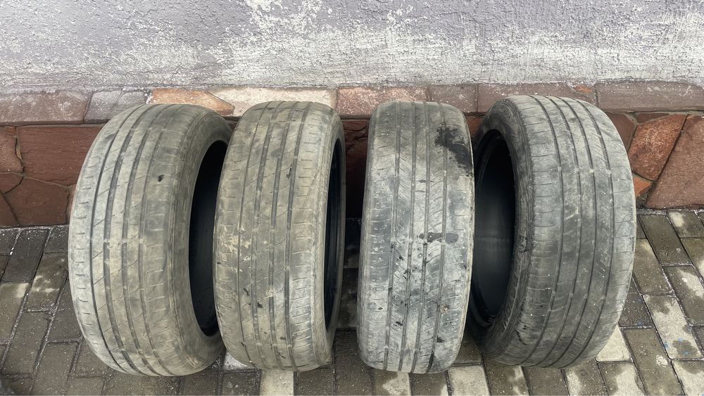 В продаже 215 /55/17 2 roadstone 2 nexen