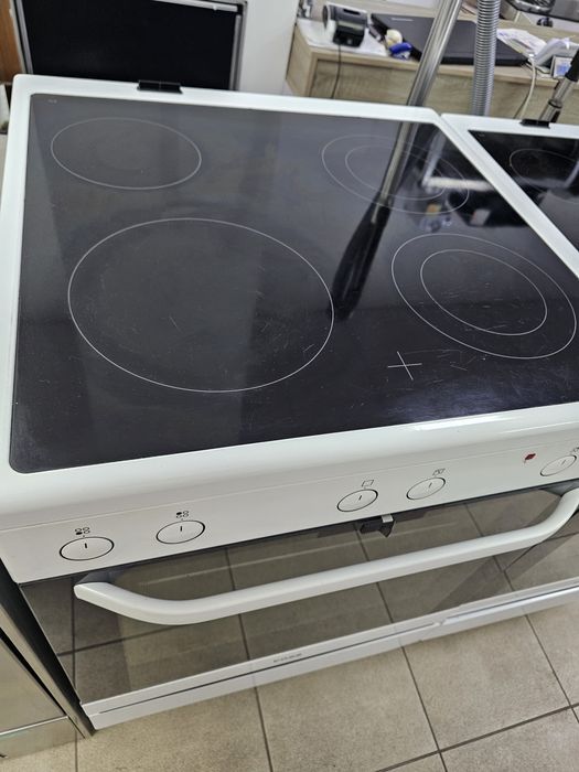 Black Friday Свободностояща печка Voss Electrolux  ELK 13030 HV