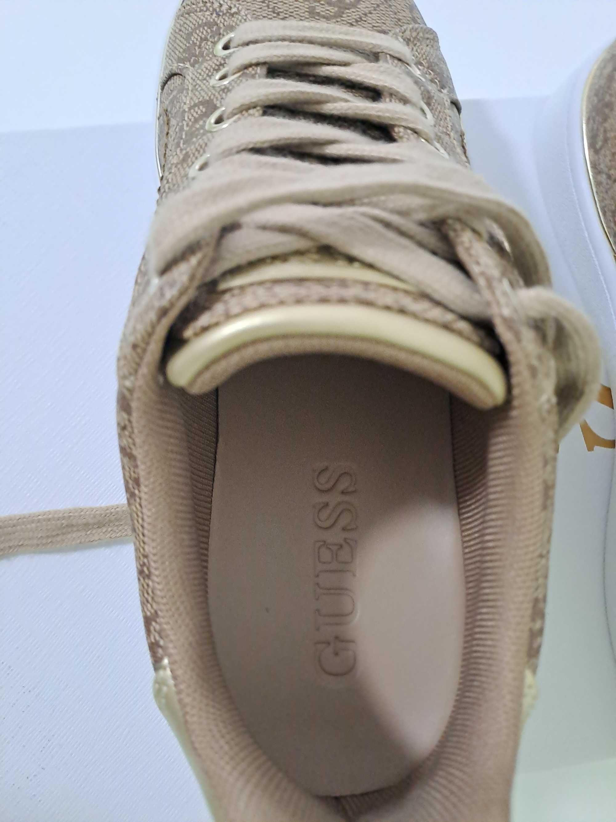 Дамски спортни обувки GUESS 35 размер
