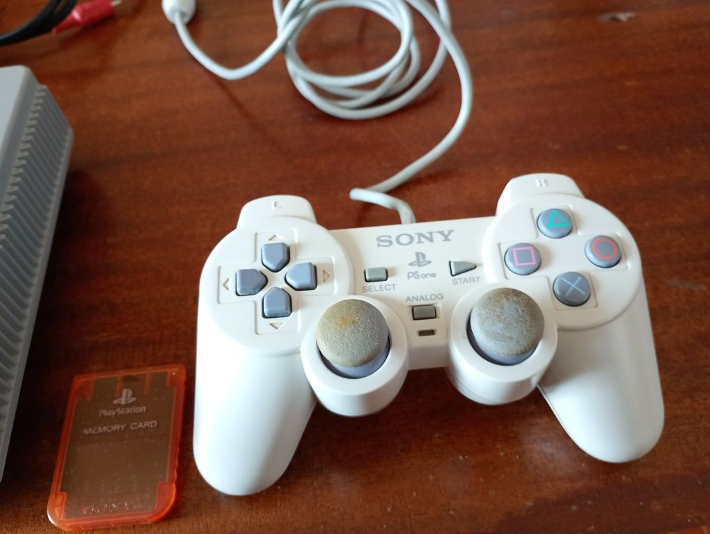 Playstation 1 + 1 джойстик + memory карта