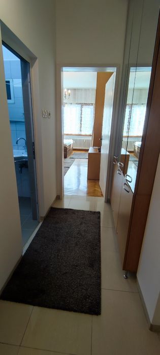 Отдава под наем двустаен апартамент в центъра на София