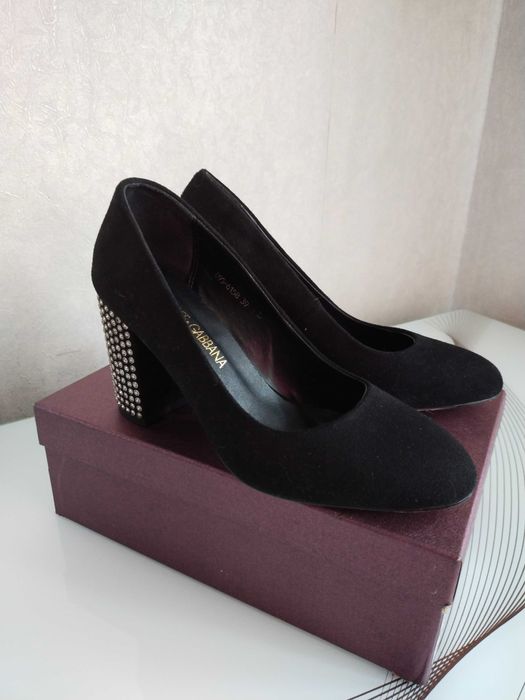 Продаются женские туфли.В отличном состоянии.38 размер.