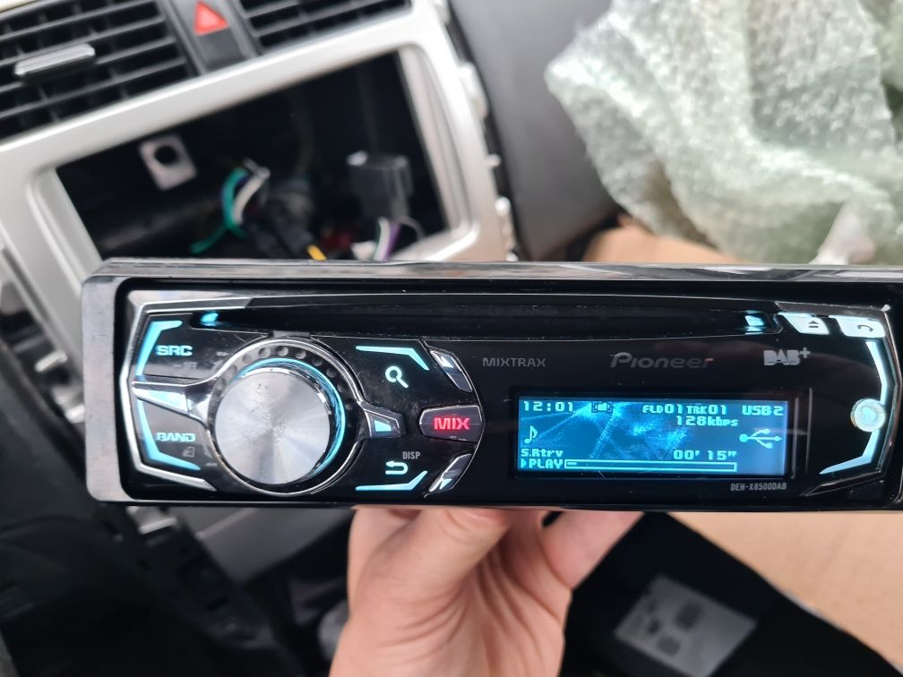 Продавам Pioneer deh-x8500dab