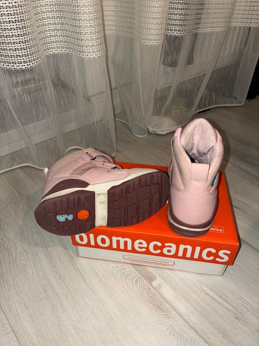 Vand 2 perechi ghete impermeabile fete biomecanis