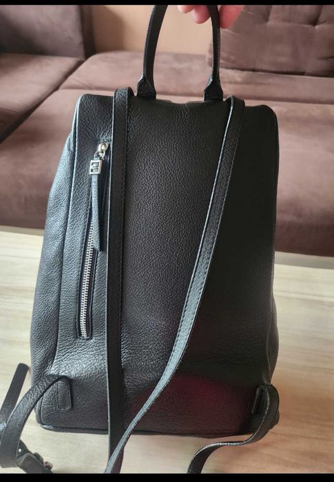 Италянски дамски раница, от естествена кожа!