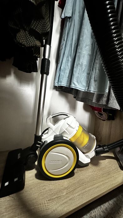 Пылесос карчер в отличном состоянии