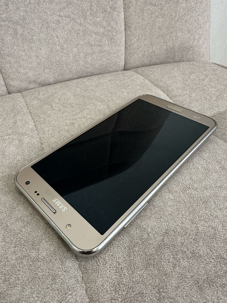 Samsung J7 в отличном состоянии
