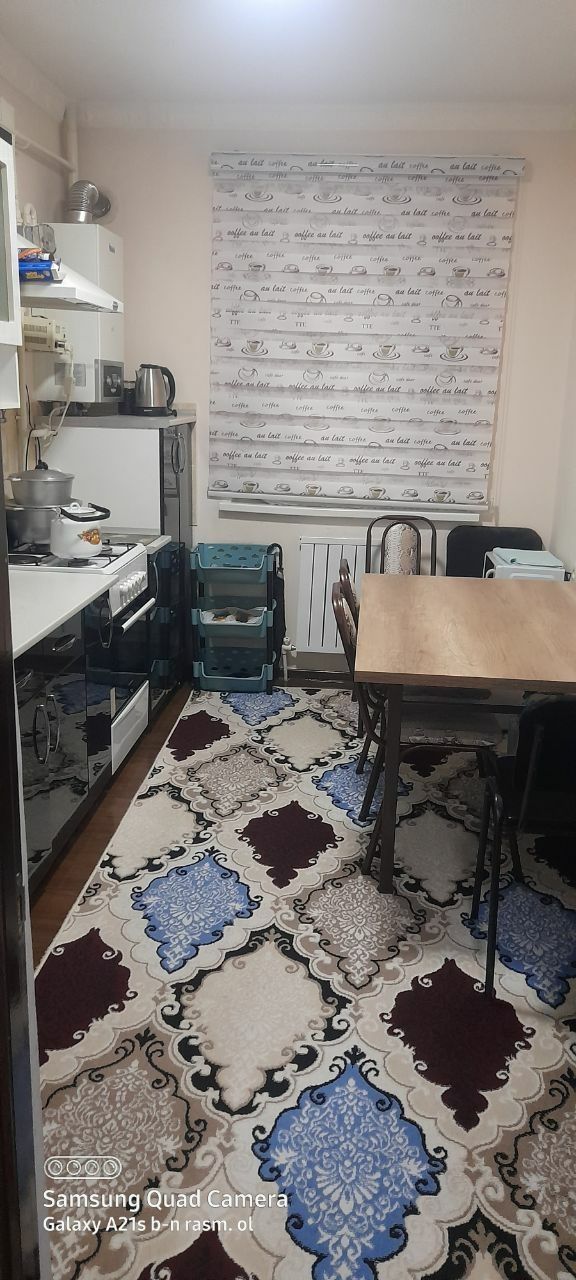 Uy dom parkovkasi bor