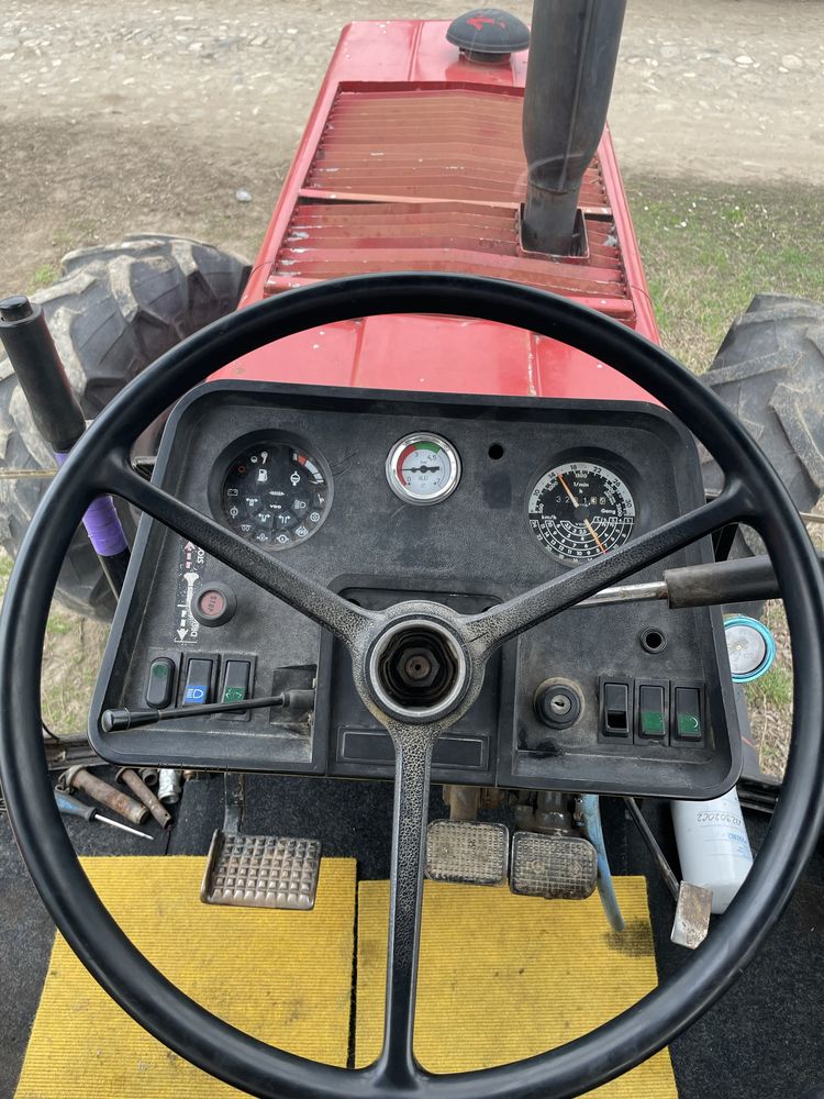 Tractor internațional 1255 XL , an fabricație 1990 dotat cu AC