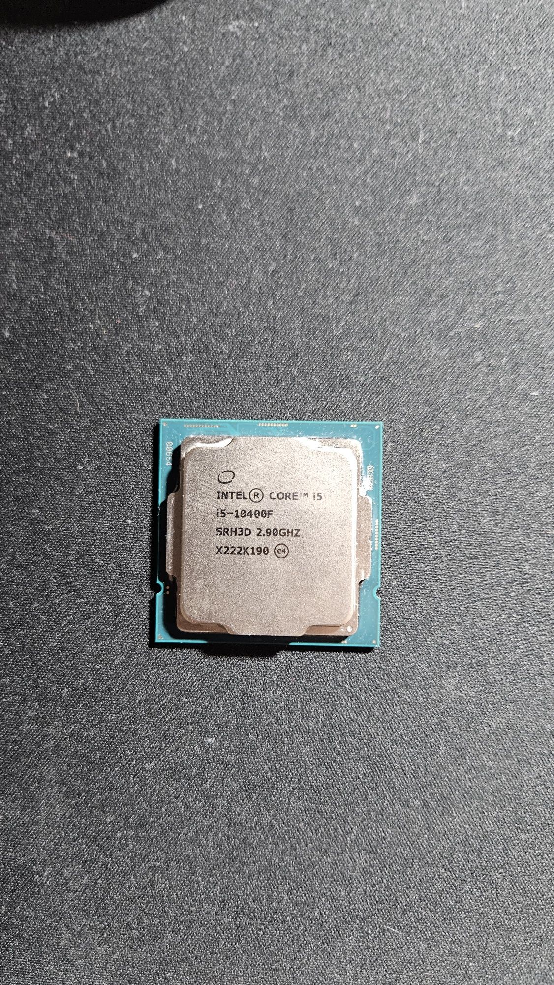 Процессор Intel Core i5-10400F
В отличном состоянии, использовался бер