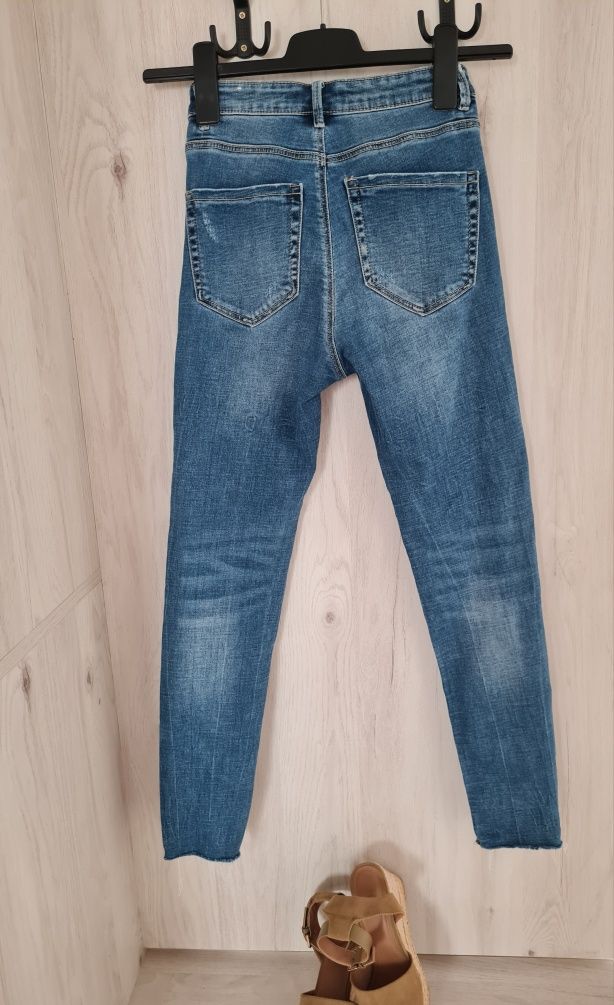 Blugi Stradivarius noi, skinny, mar 34