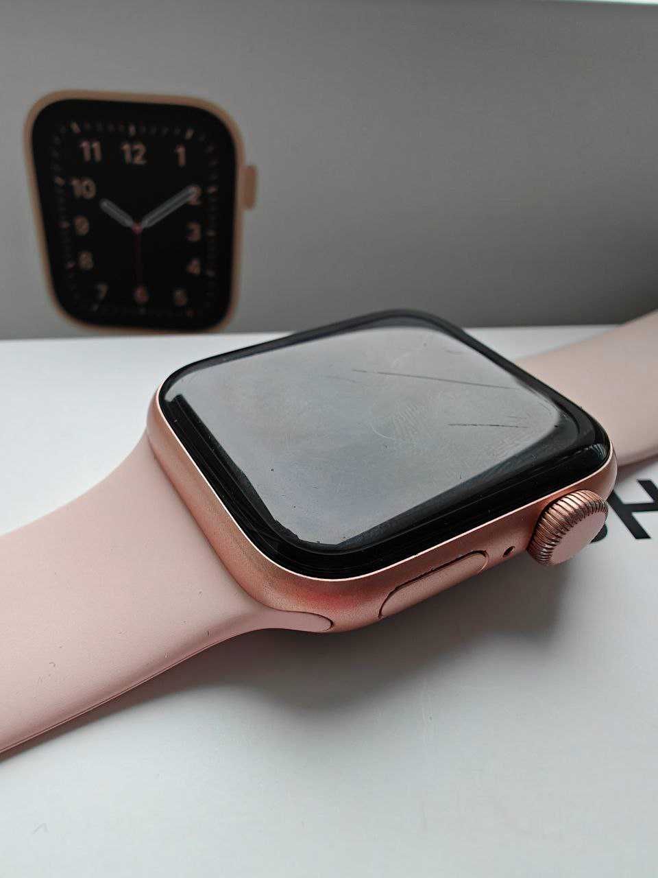 Apple Watch SE 40mm Rose Gold A2351