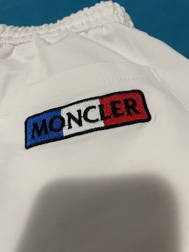Pantaloni scurti Monclear