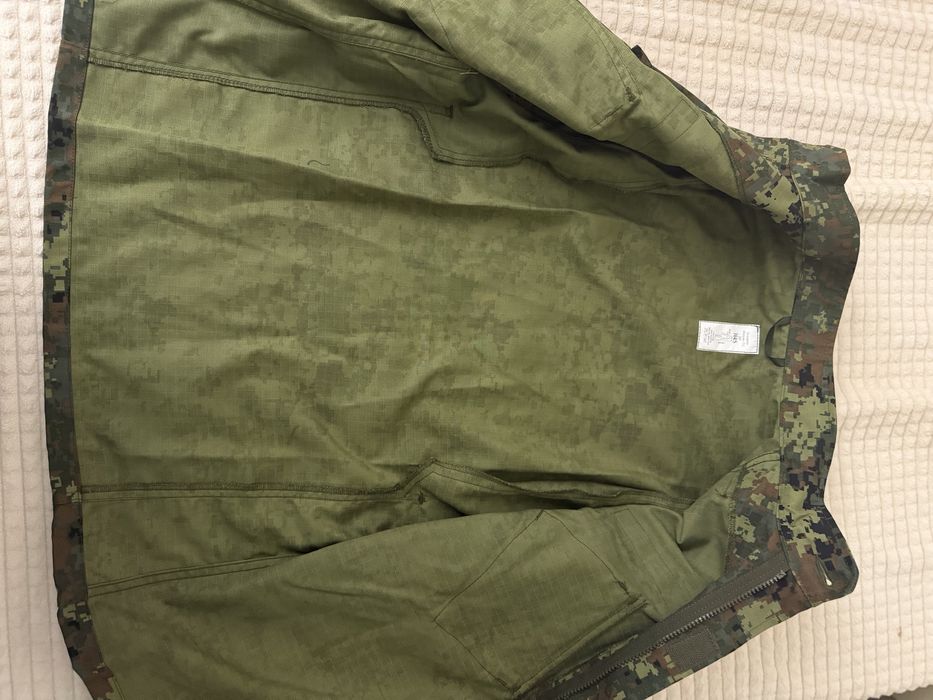 Продавам военна риза