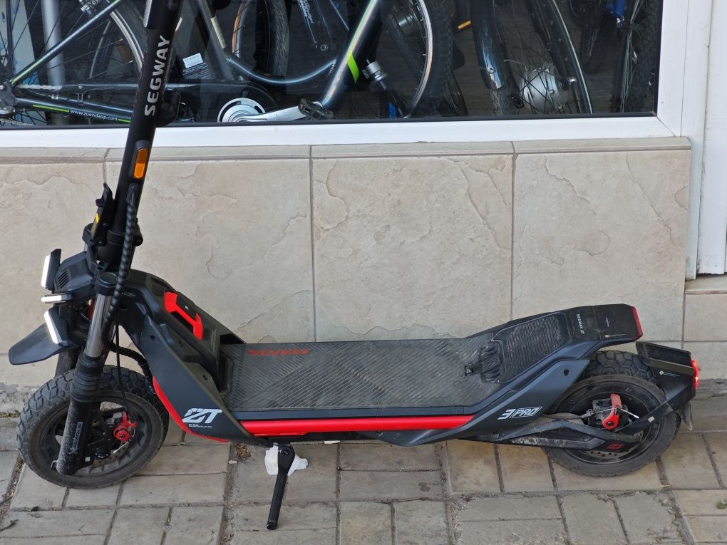 Електрически Скутер  SEGWAY KICK SCOOTER ZT3 PRO E
