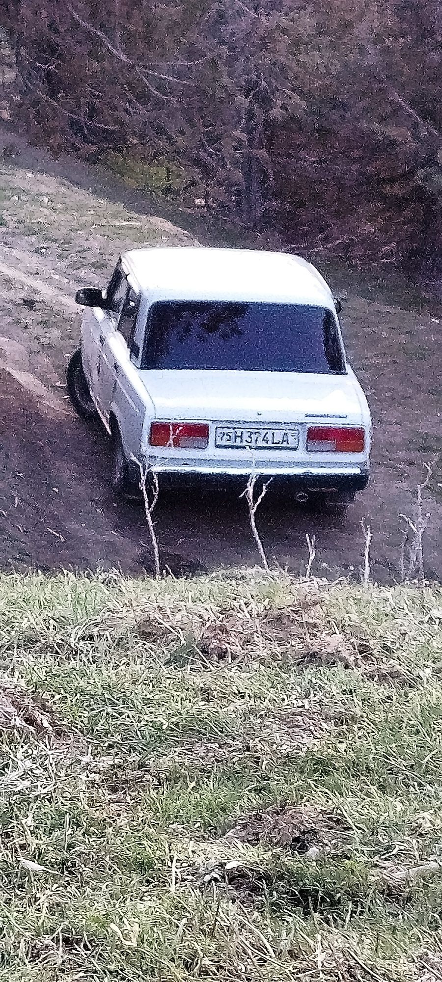 Vaz 2107 sotiladi