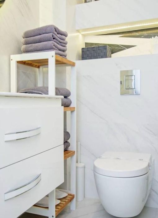 Дава се под наем Тристаен апартамент в Бургас, Център - 65 кв.м за 1020 € - Снимка #2