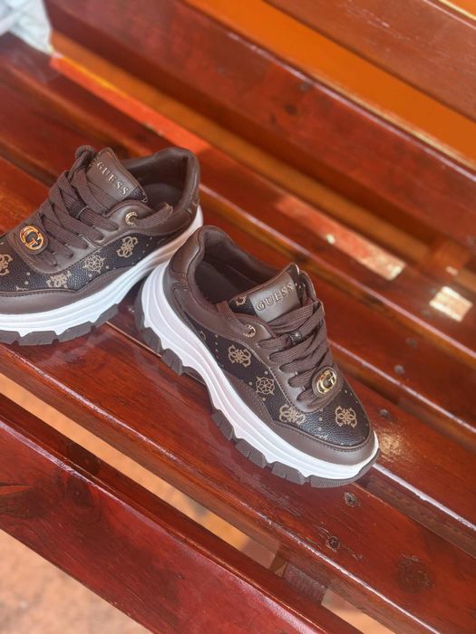 Adidasi Guess originali