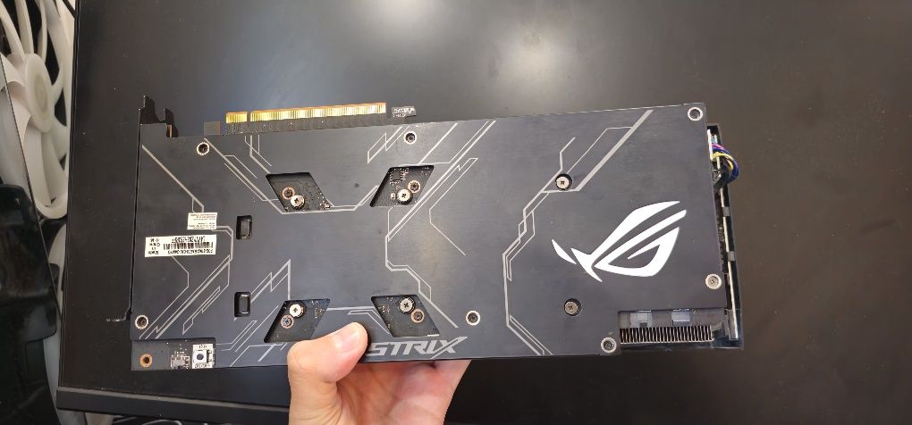 Rx 5700 Asus rog strix