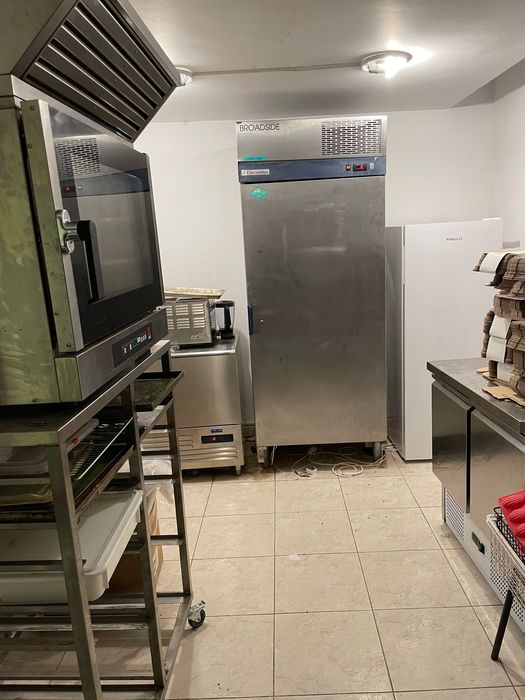 Продава се Магазин в Пловдив, Сточна гара - 140 кв.м за 1900 €/кв.м - Снимка #1