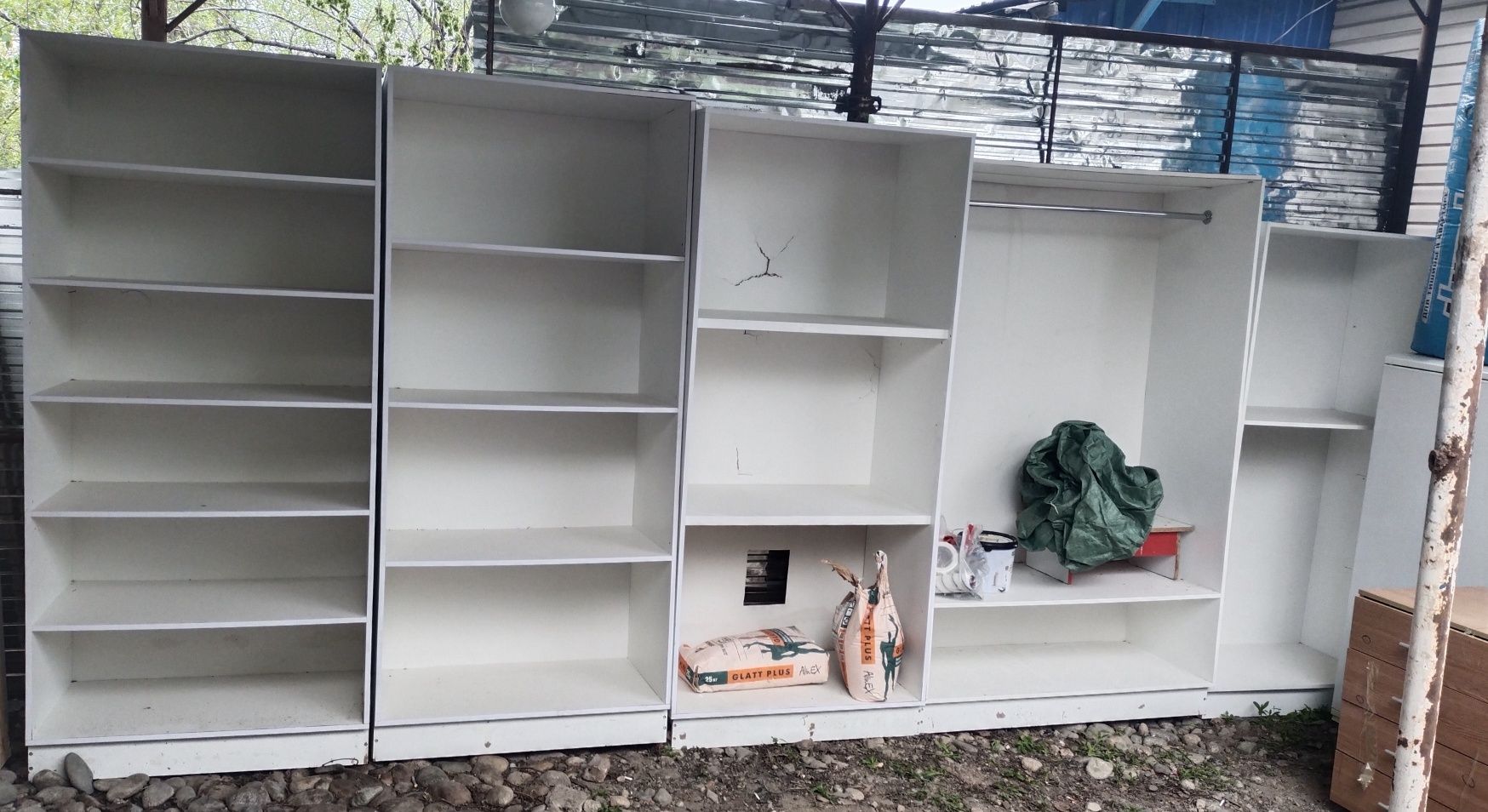 Продам шкафы и несколько ресепшна и