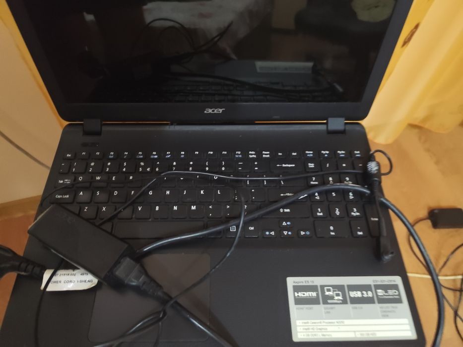 Laptop Acer ES15