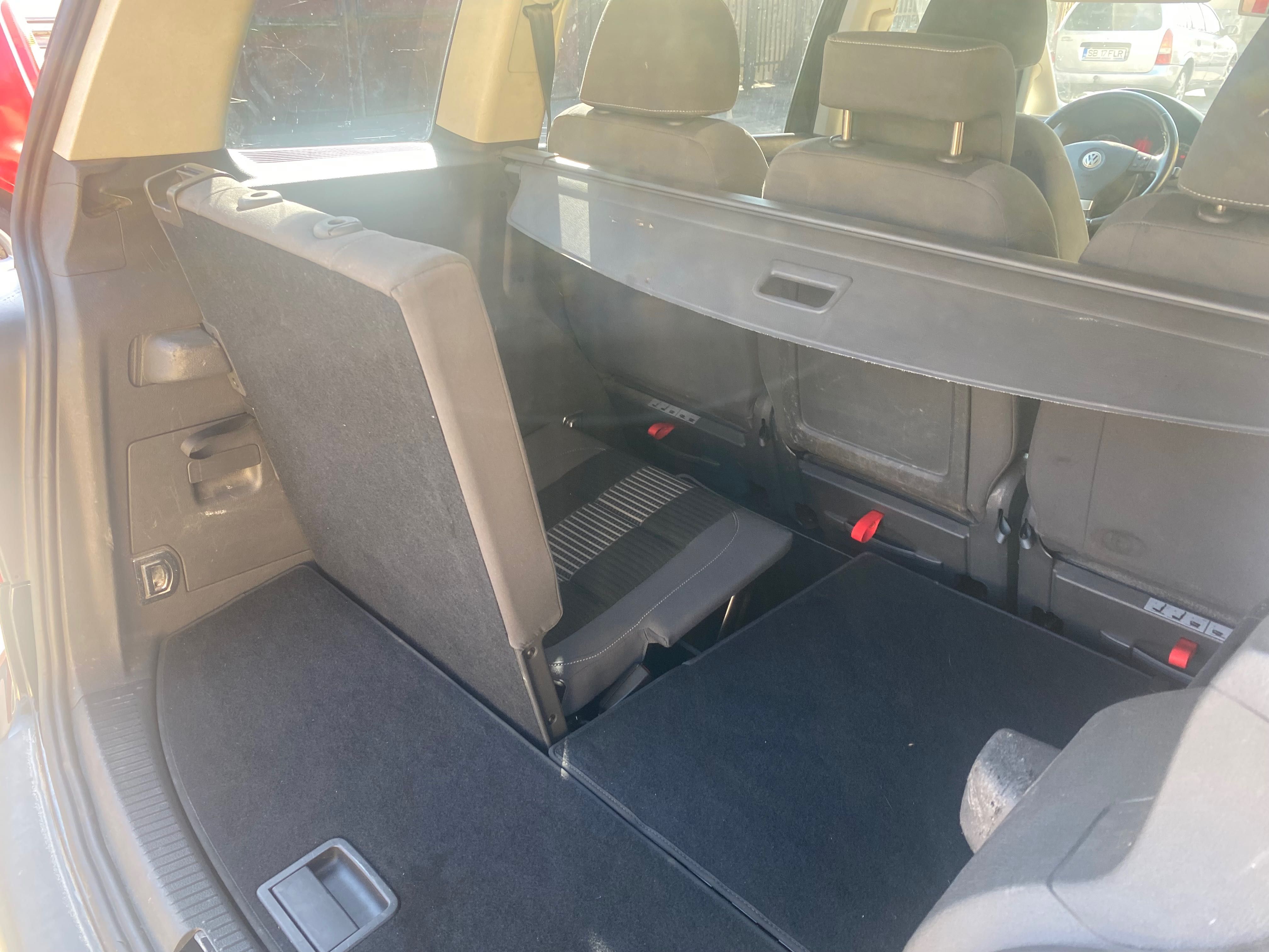 Volkswagen Touran 1.4  ,7 loc. Euro 5 posibilitatea rate , fără avans