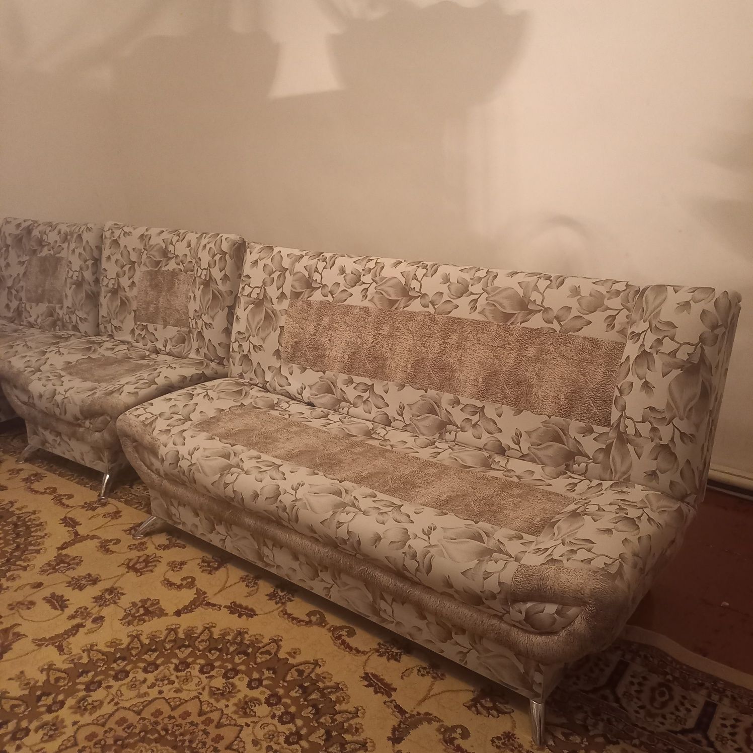 Продаётся диван и кресла