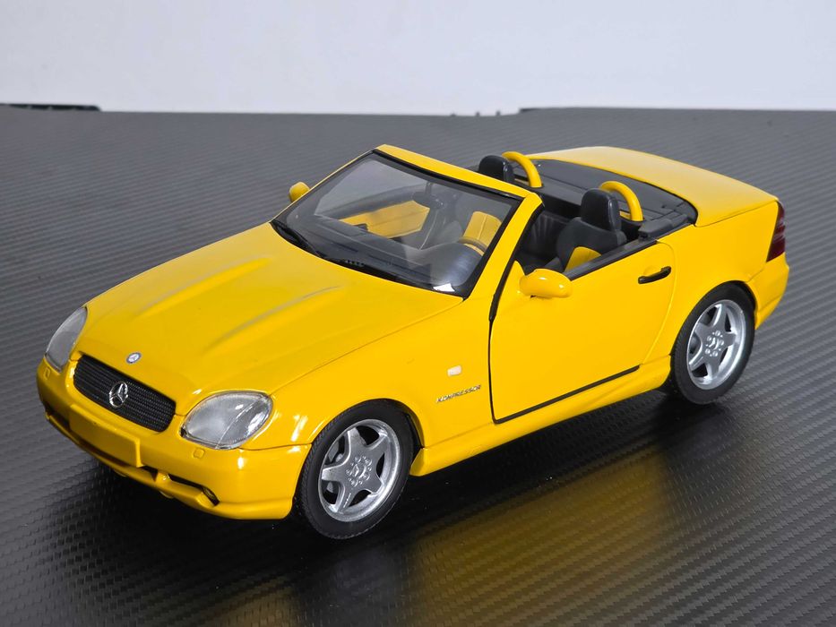 Macheta Auto 1/18 UT Models Mercedes Benz SLK AMG